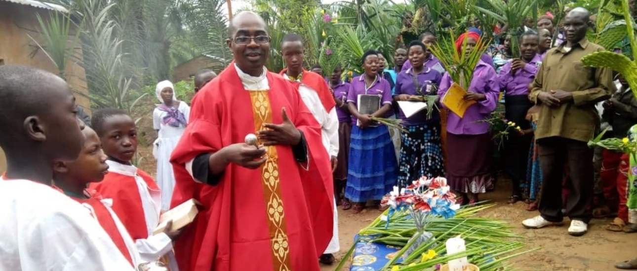 Recorrido pastoral del padre Evarist Guzuye, canciller de la diócesis de Kigoma (Tanzania)