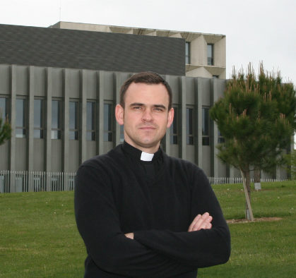 Priest from Belarus who studied at the UNAV and serves prisoners