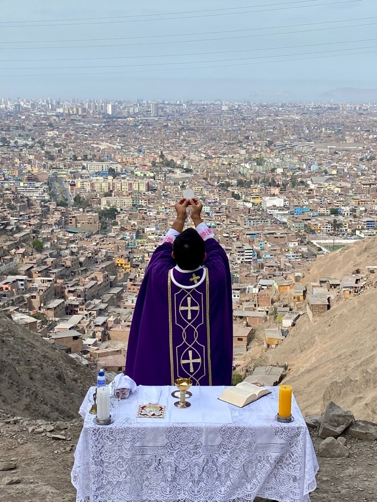 Don Jan Lozano, sacerdote de Lima Perú, Recorrido Pastoral despues de su formación sacerdotal