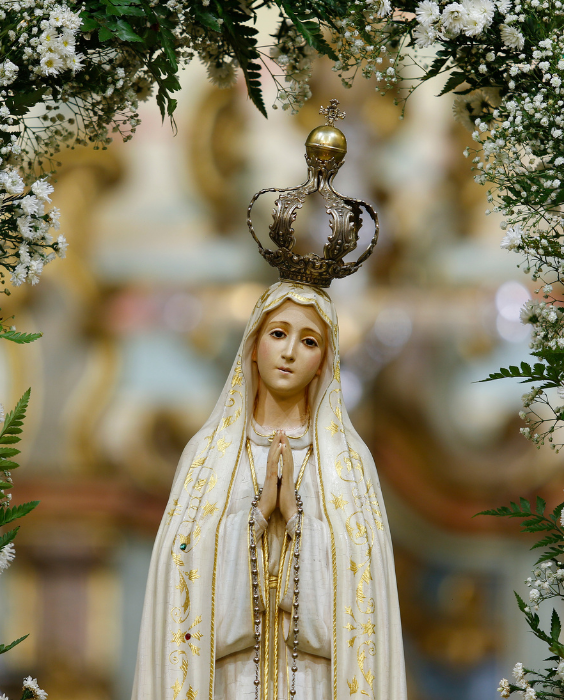 Cine este Maica Domnului de la Fatima? Istorie, apariție și unde se află - BLog de CARF - fecioara de la fatima în portugal