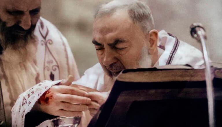 Amistad Entre Santos: El Padre Pío Y Juan Pablo II | Fundación CARF