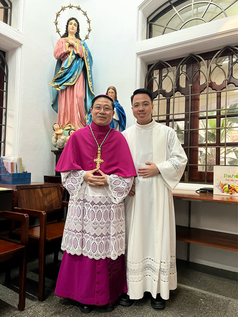 Ιερέας Joseph Dinh Quang Hoan