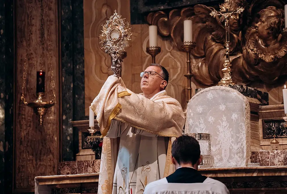 Cinco requisitos para ser sacerdote en España