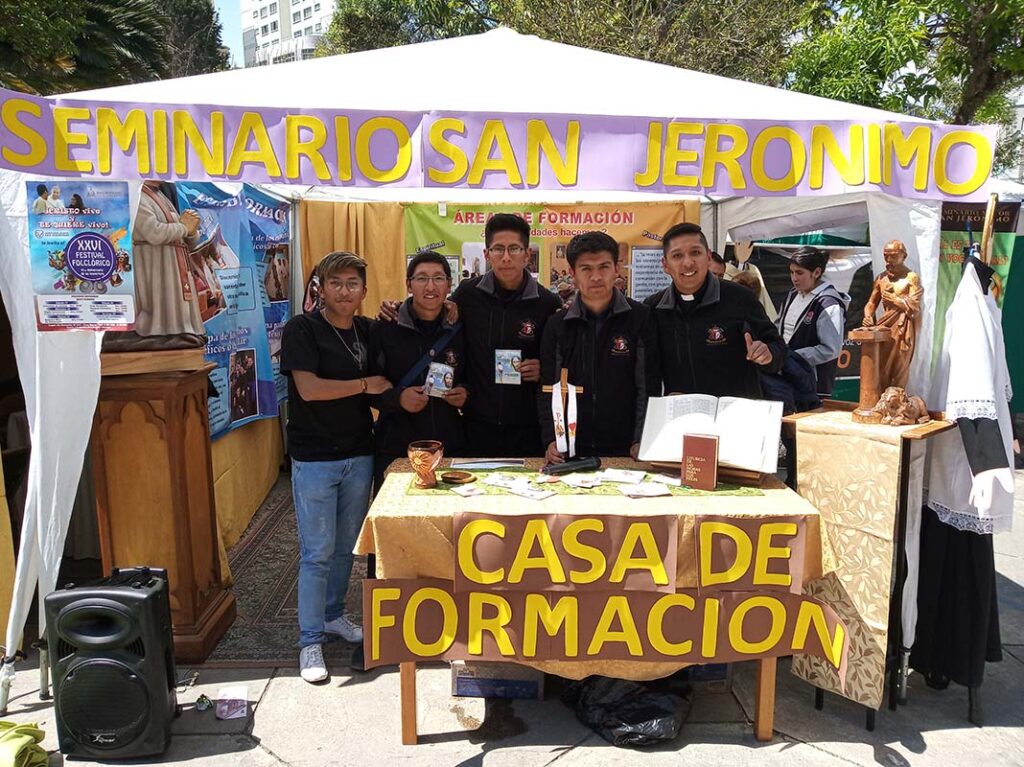 Ser sacerdote en La Paz, un regalo para Bolivia