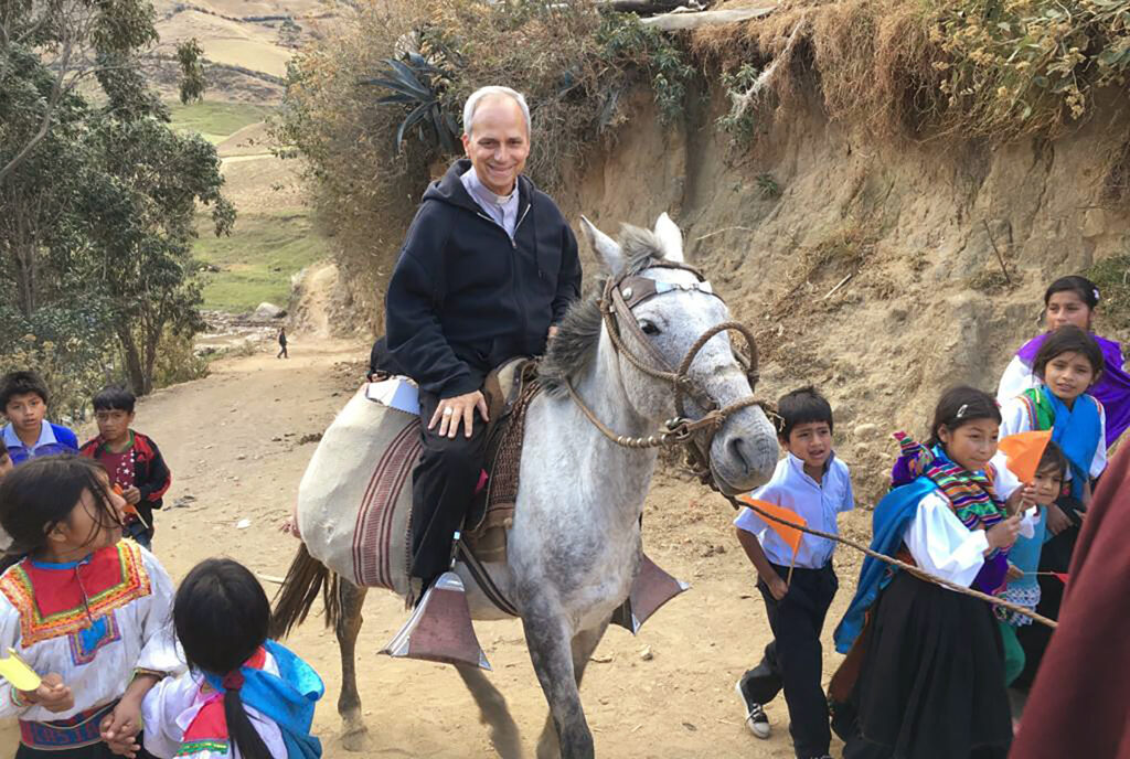 papa leon xiv perú robert prevost sacerdote