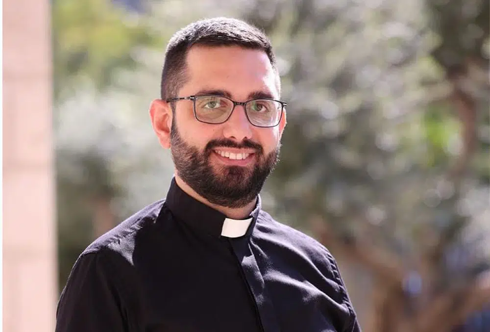 Padre Christiana Hallak, sacerdote maronita en Libano. Fundacaión CARF visita Papa León XIV