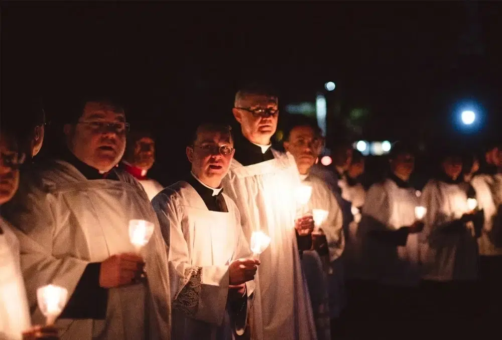Cuatro cuestiones sobre el origen del sacerdocio