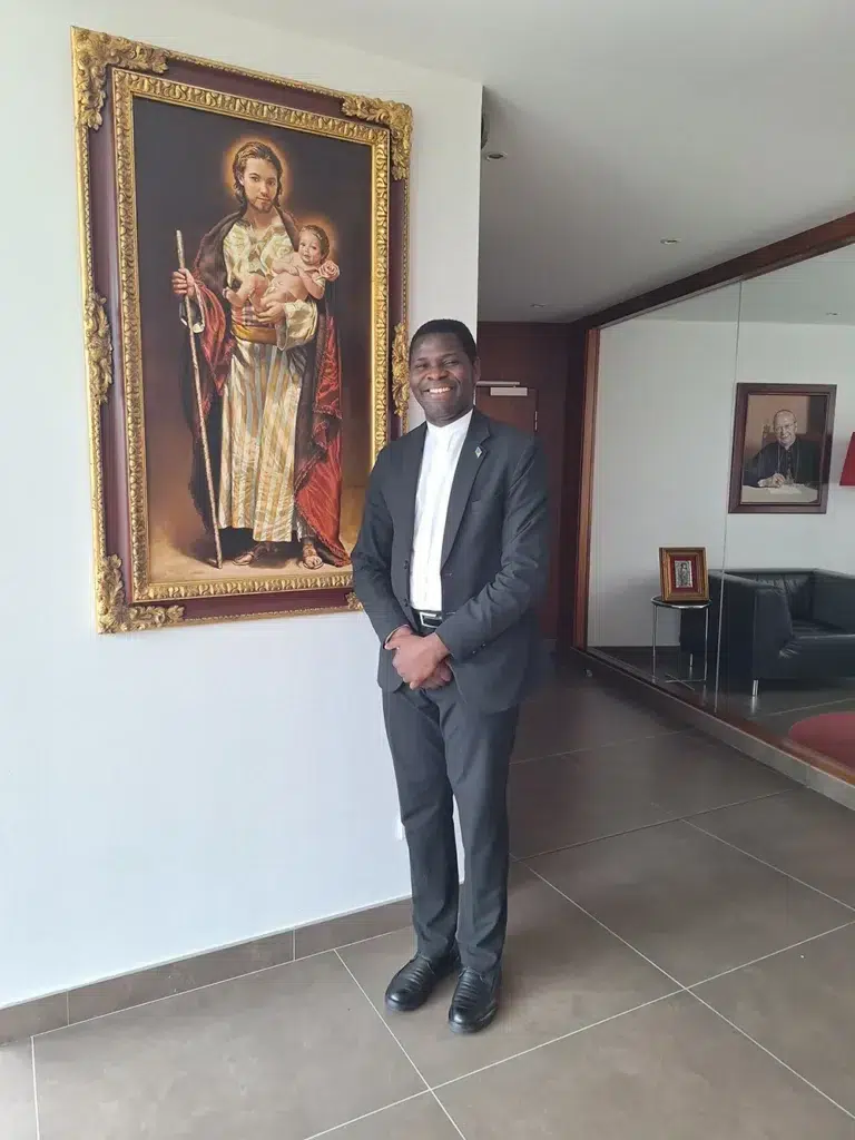 Antidius, seminarista de Tanzania en el seminario internacional Bidasoa