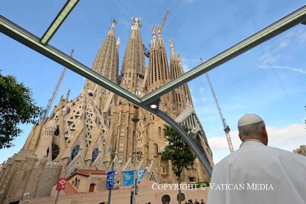 Papa Le&oacute;n XIV frente a La Sagrada Familia en Barcelona | Vatican Media