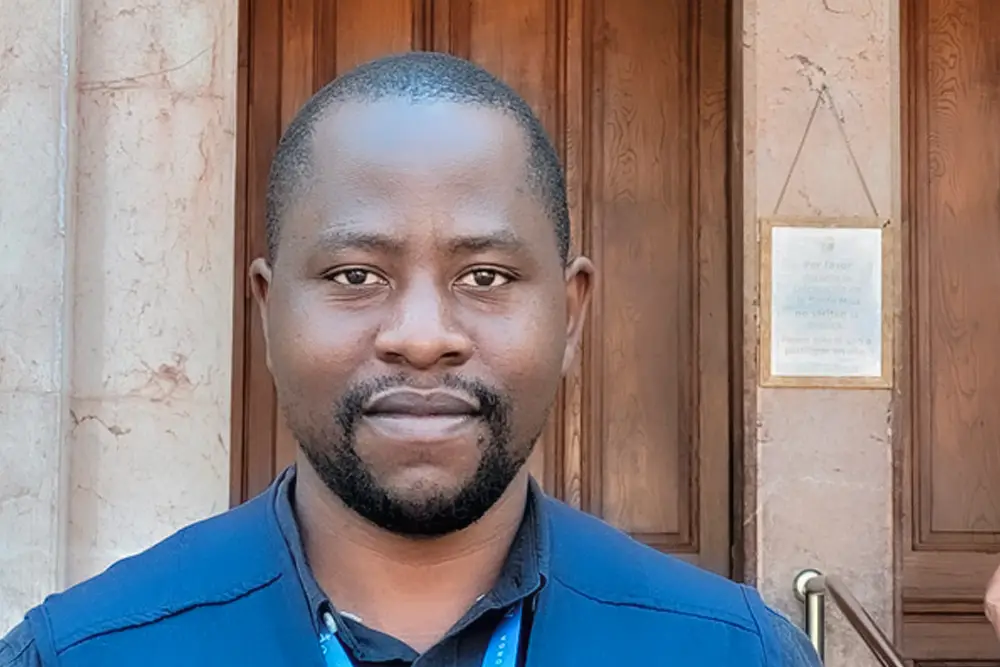 De ingeniero civil a seminarista: la vocación sacerdotal de Simon John Muhangwa