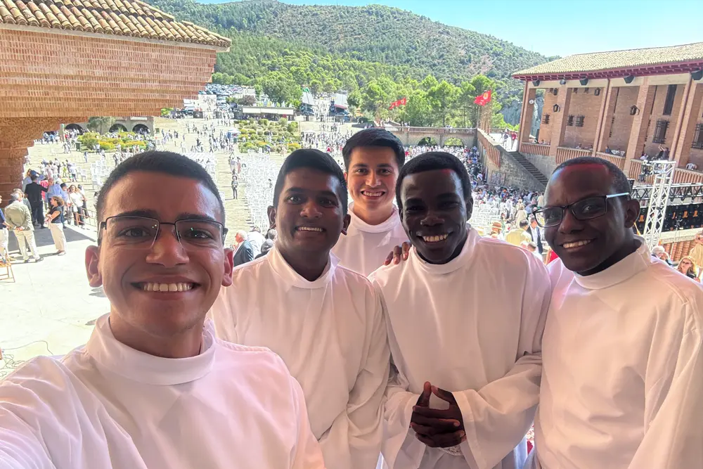 Seminaristas de Bidasoa en la Jornada Mariana de la Familia en Torreciudad